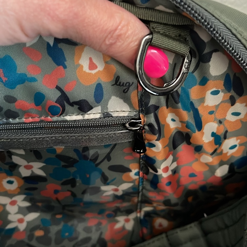 NWOT Lug Crossbody Railcar in Olive - Picture 8 of 9